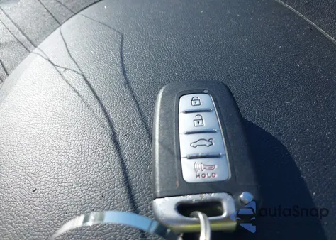 2011 Hyundai Sonata Hybrid z USA, uszkodzony, nr VIN KMHEC4A40BA008033